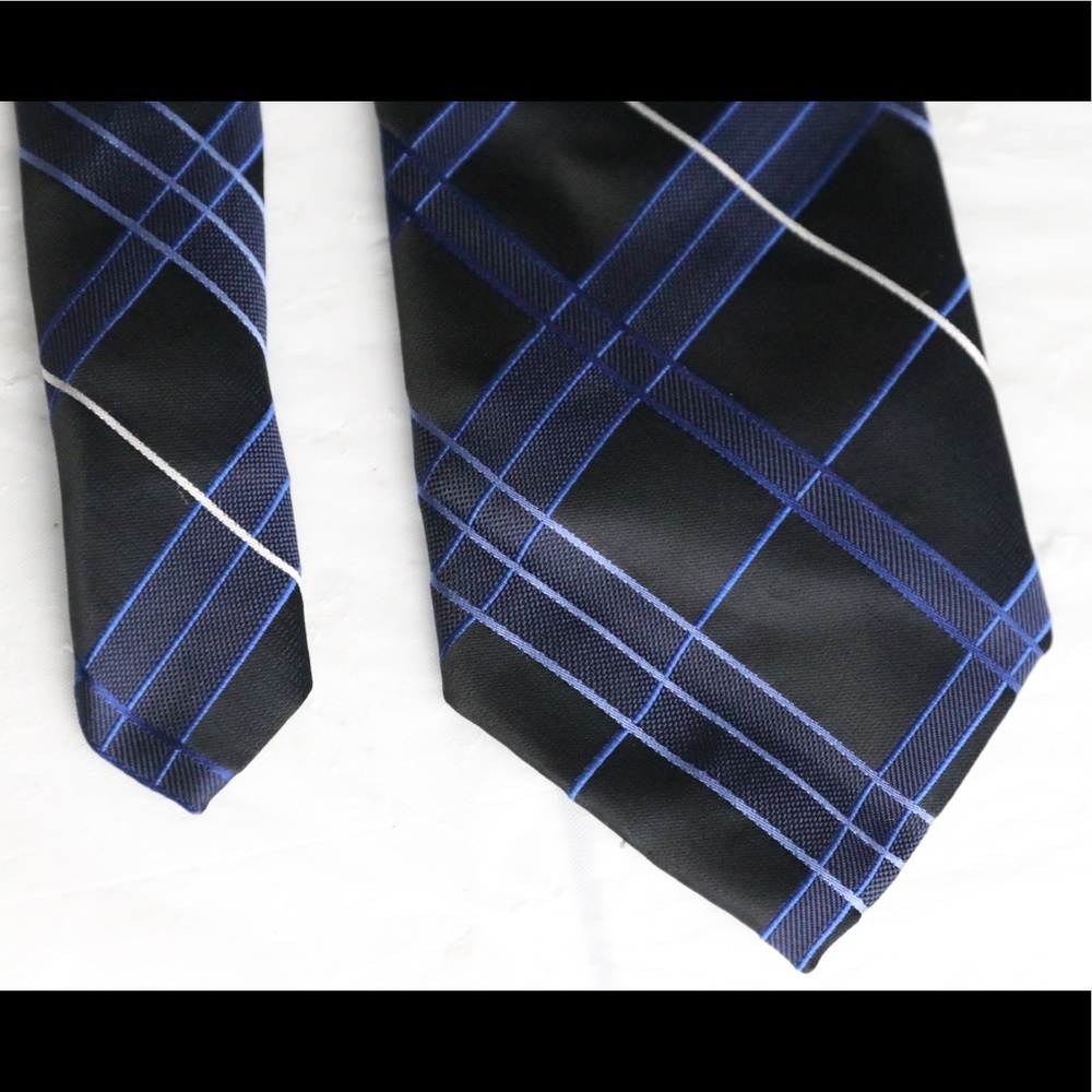 George Tie - Picture 5 of 9